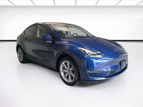 Used 2023 Tesla Model Y Long Range AWD/4WD image 3