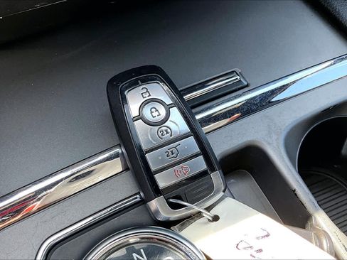 Used 2020 Ford Expedition XLT w/ Equipment Group 202A AWD/4WD image 15