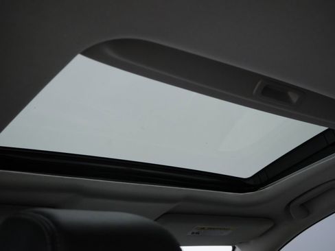 Used 2021 Honda Civic EX-L image 4