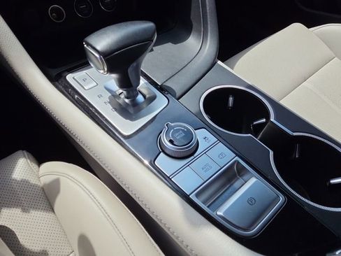 Used 2022 Genesis G70 2.0T RWD image 19
