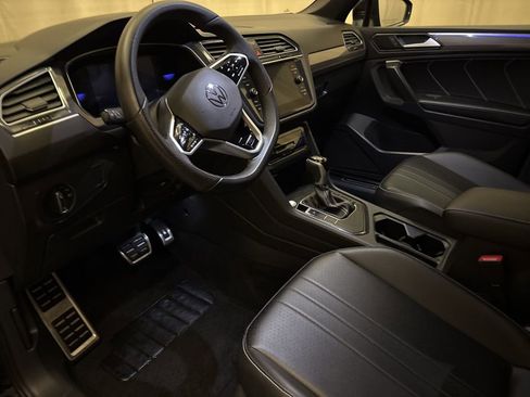 Used 2024 Volkswagen Tiguan SE R-Line image 12