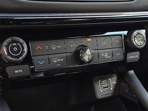 New 2026 Jeep Compass Limited image 14