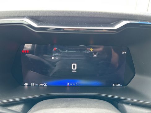 Used 2024 Chevrolet Colorado LT w/ LT Convenience Package image 34