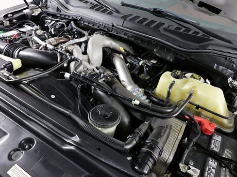 Used 2020 Ford F350 Platinum w/ FX4 Off-Road Package image 37