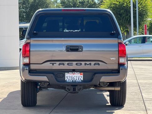 Certified 2019 Toyota Tacoma TRD Sport w/ TRD Premium Sport Package AWD/4WD image 6