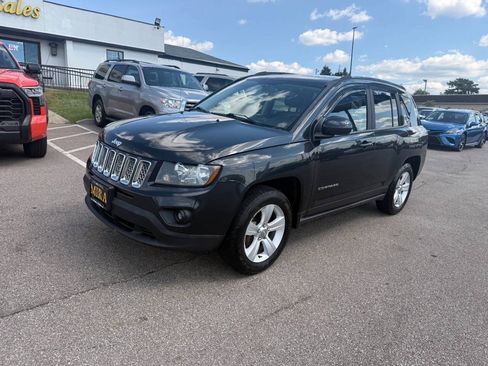 Used 2014 Jeep Compass Latitude w/ Sun/Sound Group AWD/4WD image 2