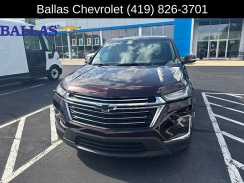 Used 2023 Chevrolet Traverse LT FWD image 3