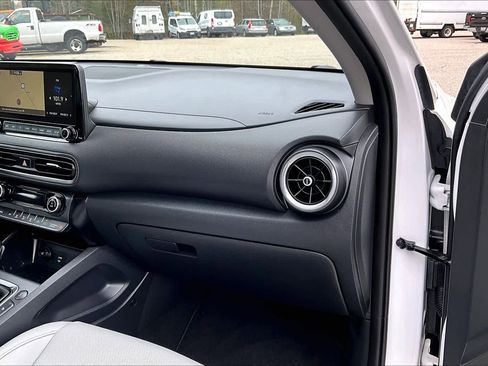 Used 2022 Hyundai Kona Limited AWD/4WD image 19