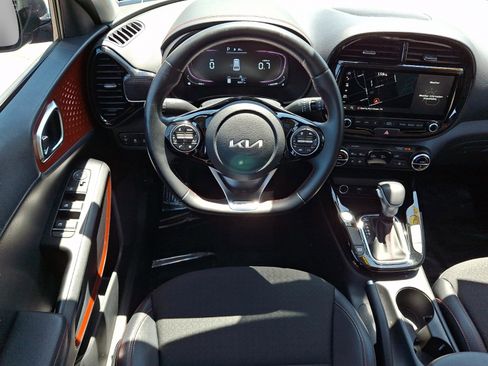Used 2023 Kia Soul GT-Line FWD image 7