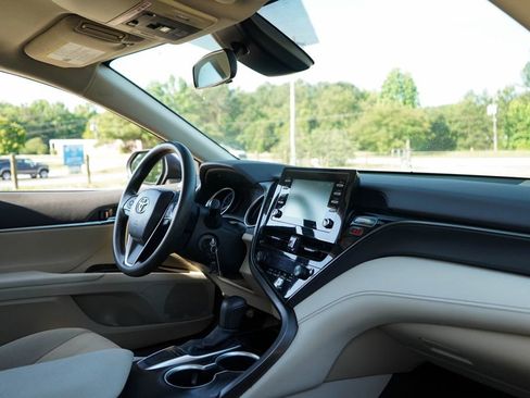 Used 2023 Toyota Camry LE FWD image 14