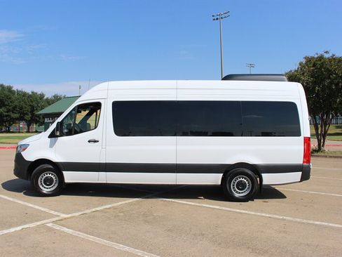 Used 2025 Mercedes-Benz Sprinter 2500 image 2