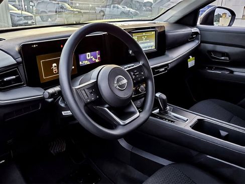 New 2025 Nissan Kicks S image 8