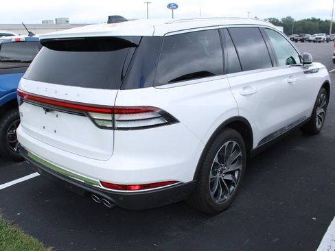 Used 2025 Lincoln Aviator Reserve AWD/4WD image 6