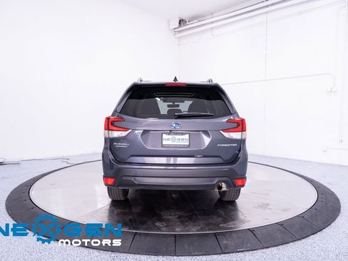 Used 2024 Subaru Forester Premium image 33