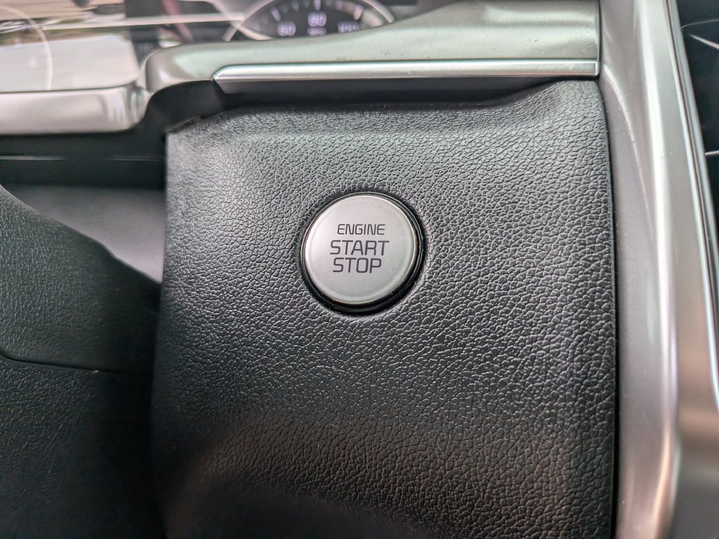 Used 2022 Kia Sorento S w/ Panoramic Sunroof Package FWD image 27