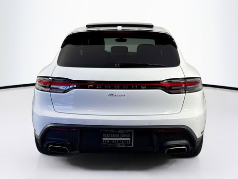 Certified 2025 Porsche Macan AWD/4WD image 10