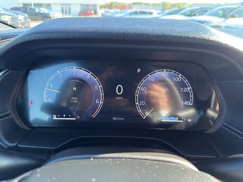 Used 2024 Jeep Grand Cherokee Altitude AWD/4WD image 16