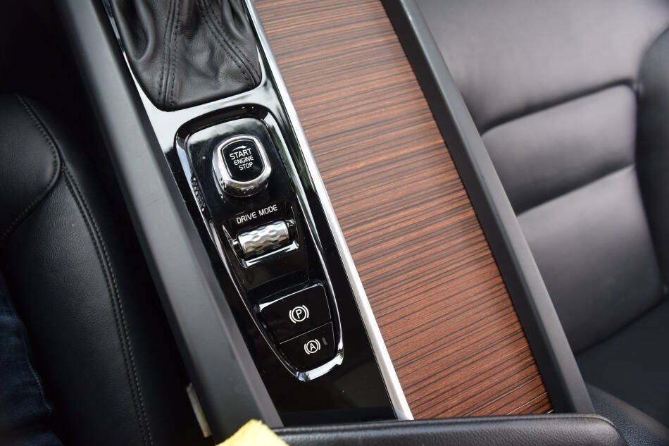 Used 2019 Volvo S60 T5 Momentum w/ Multimedia Package FWD image 59