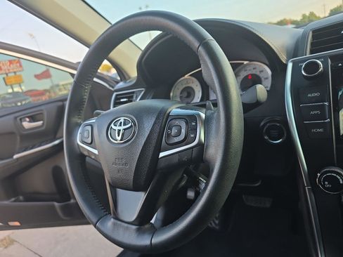 Used 2016 Toyota Camry SE image 13