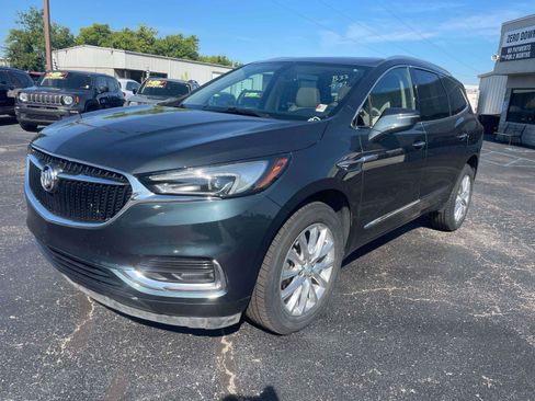 Used 2019 Buick Enclave Essence FWD image 3