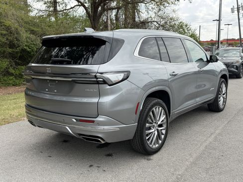 Used 2025 Buick Enclave Avenir w/ Super Cruise Package image 3