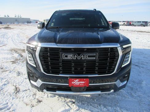 New 2026 GMC Yukon XL Denali w/ Denali Reserve Package image 10