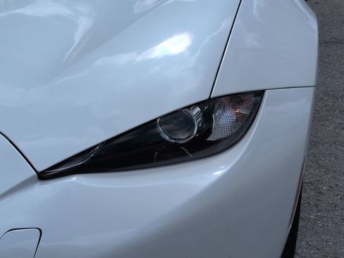 Used 2019 MAZDA MX-5 Miata Grand Touring RWD image 10