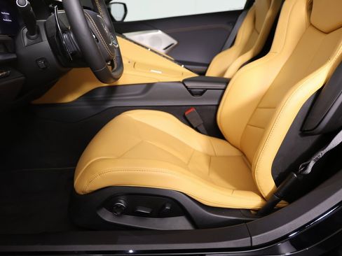 Certified 2025 Chevrolet Corvette Stingray Preferred Conv w/ Z51 Performance Package image 9