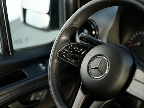 Used 2021 Mercedes-Benz Sprinter 2500 image 41