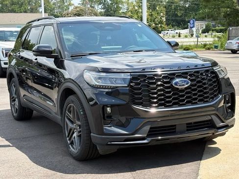 Used 2025 Ford Explorer ST RWD image 7