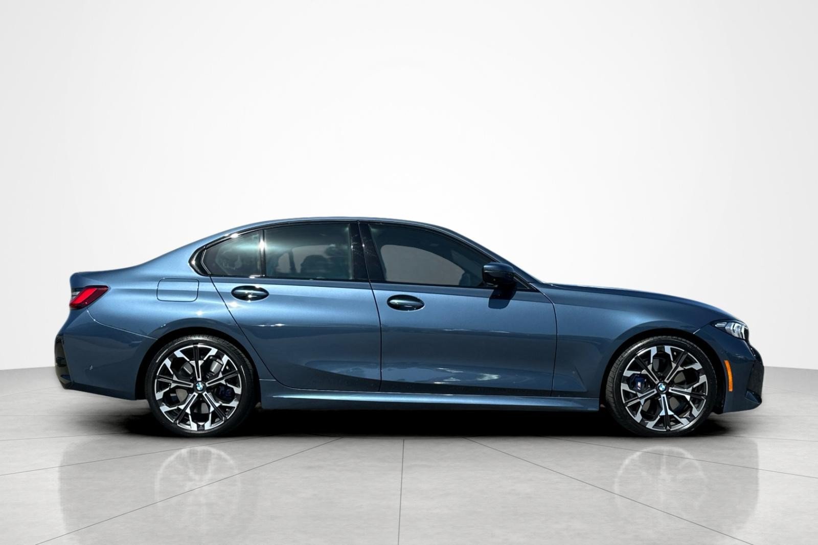 Used 2026 BMW 330i Sedan w/ M Sport Package RWD image 6
