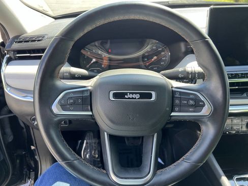 Used 2022 Jeep Compass Limited image 16