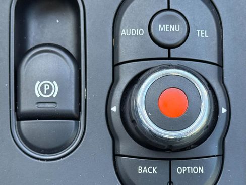 Used 2017 MINI Cooper Clubman S image 16