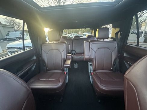 Used 2024 Ford Expedition Limited image 24