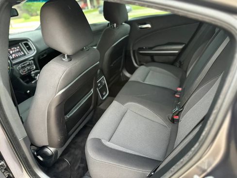Used 2017 Dodge Charger SE RWD image 16