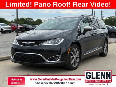 Used 2018 Chrysler Pacifica Limited w/ Tire & Wheel Group