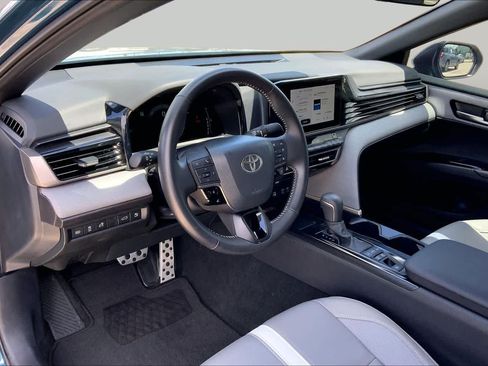 Used 2025 Toyota Camry SE FWD image 33