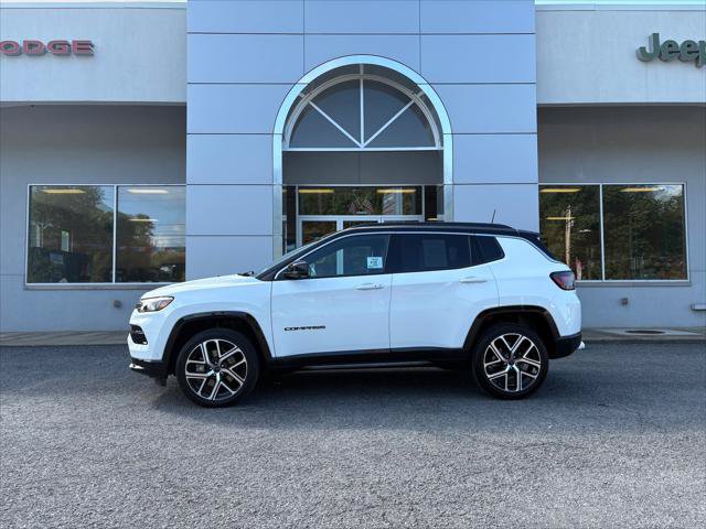 Certified 2025 Jeep Compass Limited w/ Elite Group AWD/4WD image 2