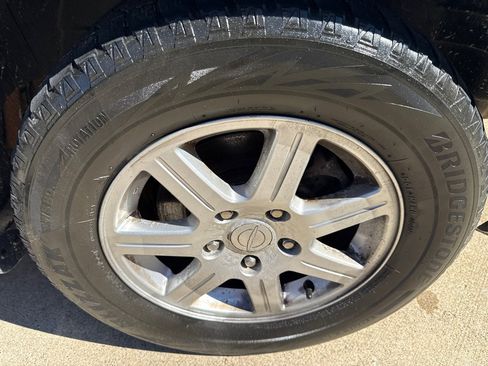 Used 2012 Chrysler Town & Country Touring FWD image 16