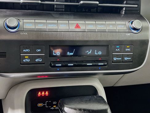 Used 2024 Hyundai Kona SEL FWD image 26