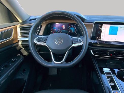 Used 2024 Volkswagen Atlas SE AWD/4WD image 6