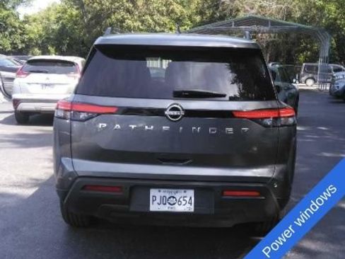 Used 2025 Nissan Pathfinder SV FWD image 10