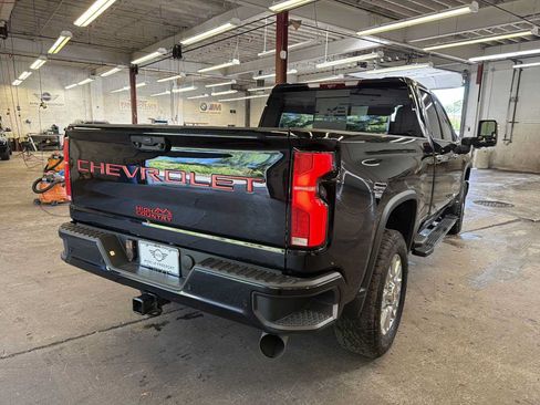 Used 2025 Chevrolet Silverado 2500 High Country w/ High Country Premium Package AWD/4WD image 6