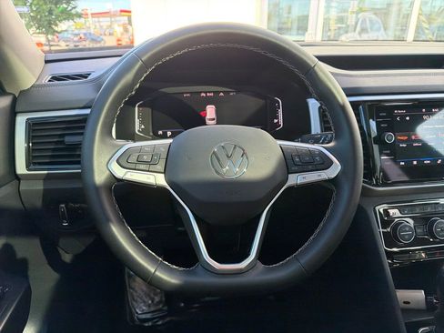 Certified 2023 Volkswagen Atlas SEL AWD/4WD image 17