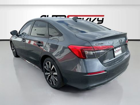 Used 2022 Honda Civic EX image 5