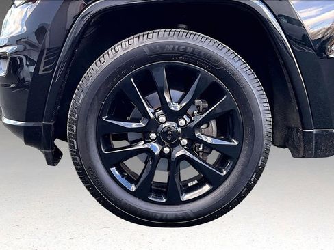 Used 2019 Jeep Grand Cherokee Altitude image 33