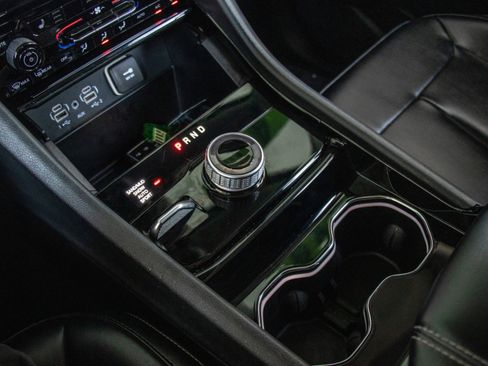 Used 2023 Jeep Grand Cherokee Limited image 17