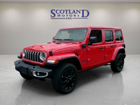 Used 2025 Jeep Wrangler Unlimited Sahara w/ Safety Group AWD/4WD image 2