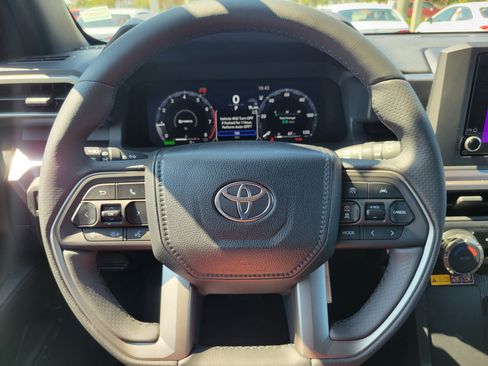 Used 2025 Toyota 4Runner 4WD image 24