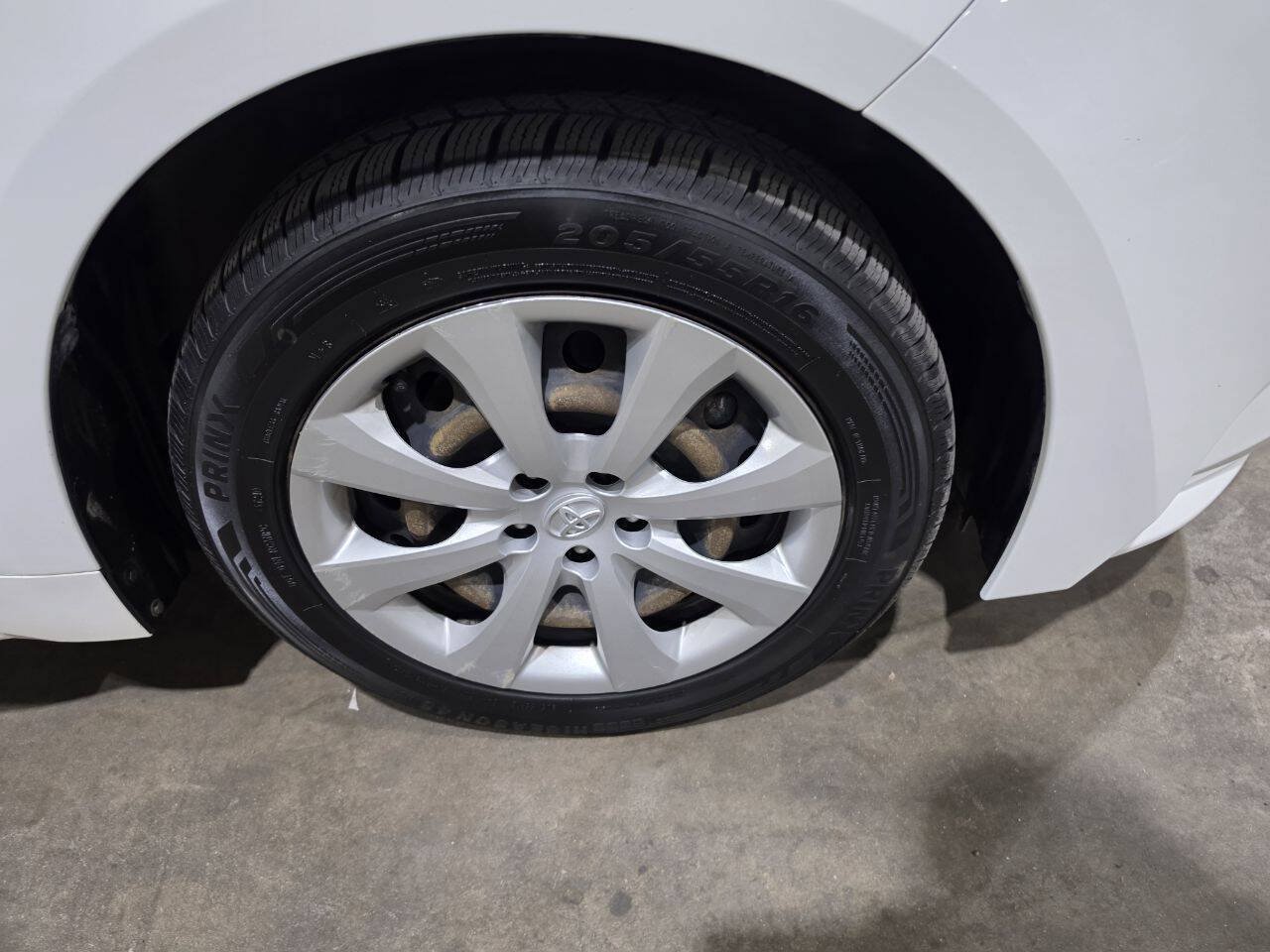 Used 2020 Toyota Corolla LE FWD image 22